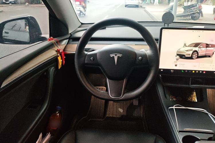 Used Tesla Model Y 2022 Rear-Wheel-Drive Version Steering Wheel