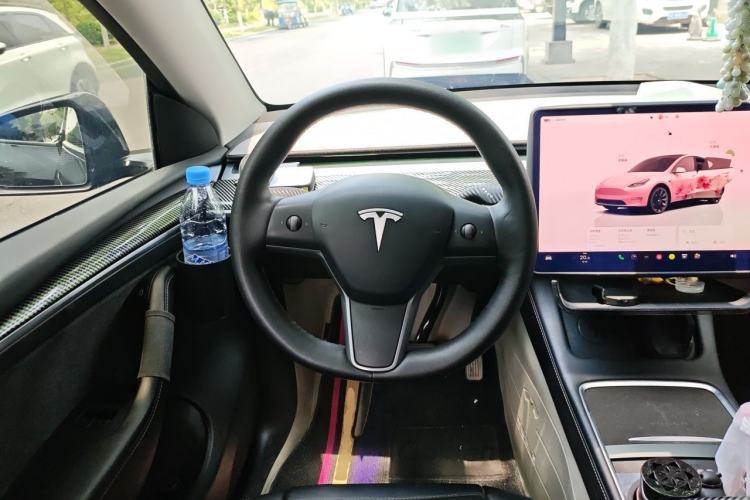 Used Tesla Model Y 2022 Rear-Wheel-Drive Version Steering Wheel
