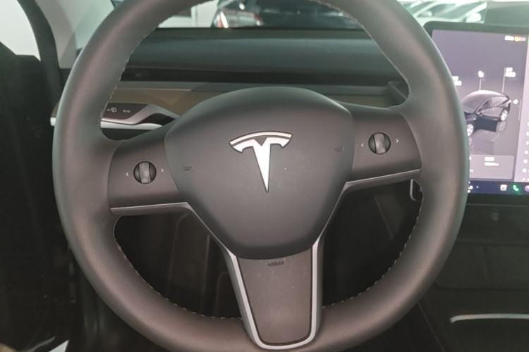 Used Tesla Model Y 2022 Rear-Wheel-Drive Version Steering Wheel
