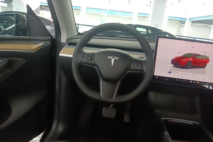 Used Tesla Model Y 2022 Revised Version Rear-Wheel Drive Steering Wheel