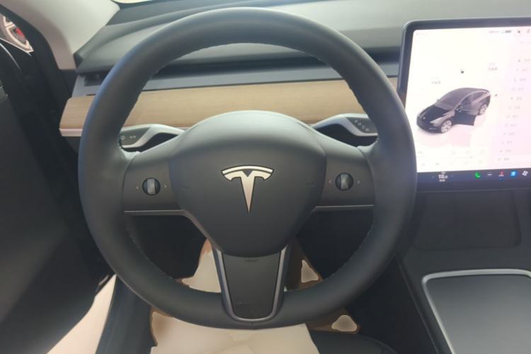 Used Tesla Model Y 2022 Rear-Wheel-Drive Version Steering Wheel