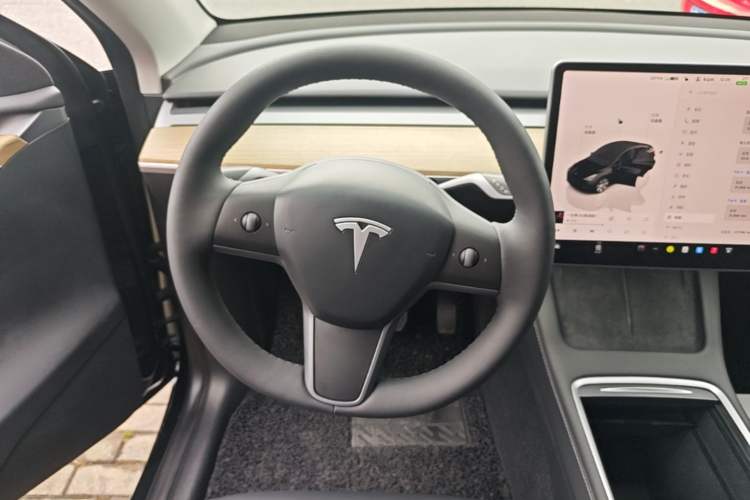 Used Tesla Model Y 2022 Revised Version Long-Range All-Wheel Drive Steering Wheel