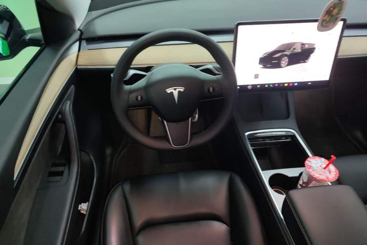Used Tesla Model Y 2022 Rear-Wheel-Drive Version Steering Wheel