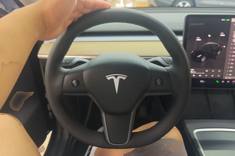 Used Tesla Model Y 2022 Revised Version Long-Range All-Wheel Drive Steering Wheel