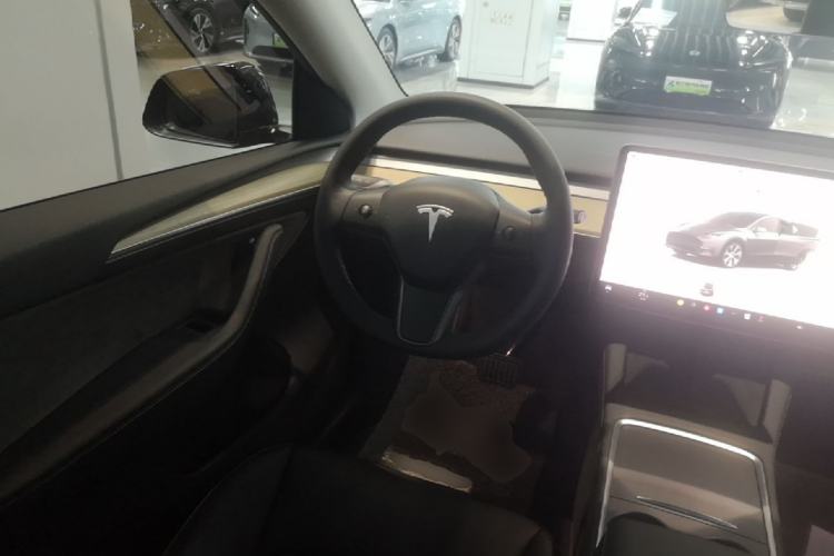 Used Tesla Model Y 2022 Revised Version Long-Range All-Wheel Drive Steering Wheel