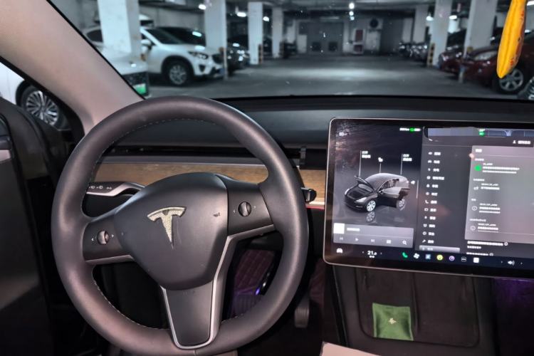 Used Tesla Model Y 2022 Rear-Wheel-Drive Version Steering Wheel