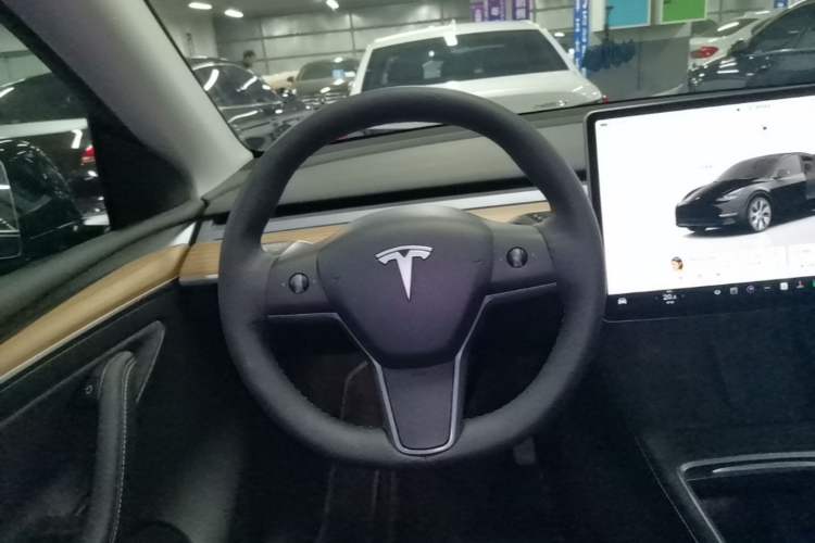 Used Tesla Model Y 2022 Revised Version Rear-Wheel Drive Steering Wheel