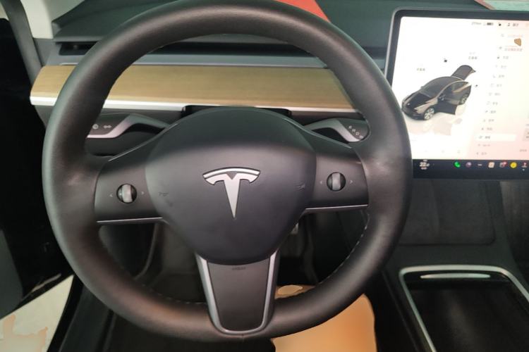 Used Tesla Model Y 2022 Rear-Wheel-Drive Version Steering Wheel