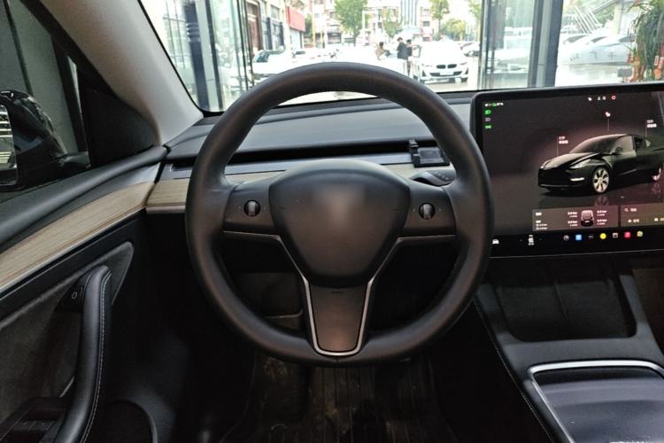 Used Tesla Model Y 2022 Revised Version Long-Range All-Wheel Drive Steering Wheel