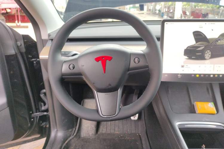 Used Tesla Model Y 2022 Revised Version Rear-Wheel Drive Steering Wheel