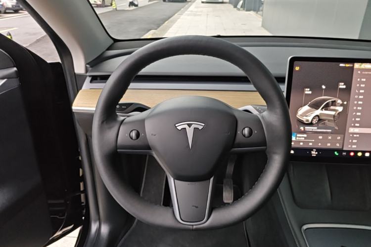 Used Tesla Model Y 2022 Revised Version Rear-Wheel Drive Steering Wheel