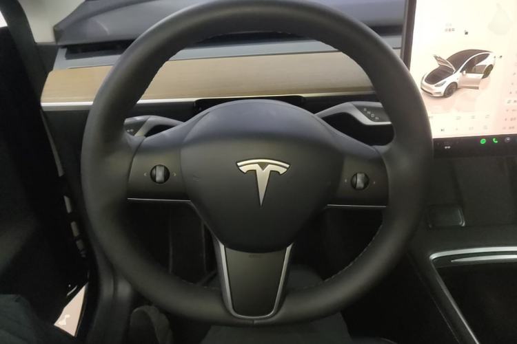Used Tesla Model Y 2022 Rear-Wheel-Drive Version Steering Wheel