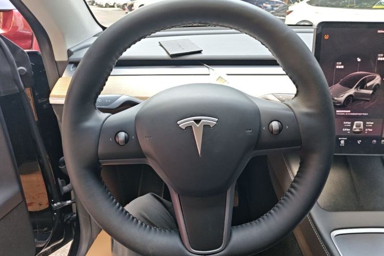 Used Tesla Model Y 2022 Rear-Wheel-Drive Version Steering Wheel