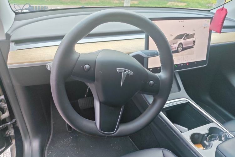 Used Tesla Model Y 2022 Revised Version Rear-Wheel Drive Steering Wheel
