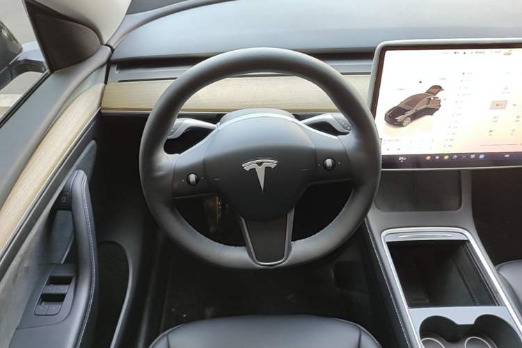 Used Tesla Model Y 2022 Revised Version Rear-Wheel Drive Steering Wheel