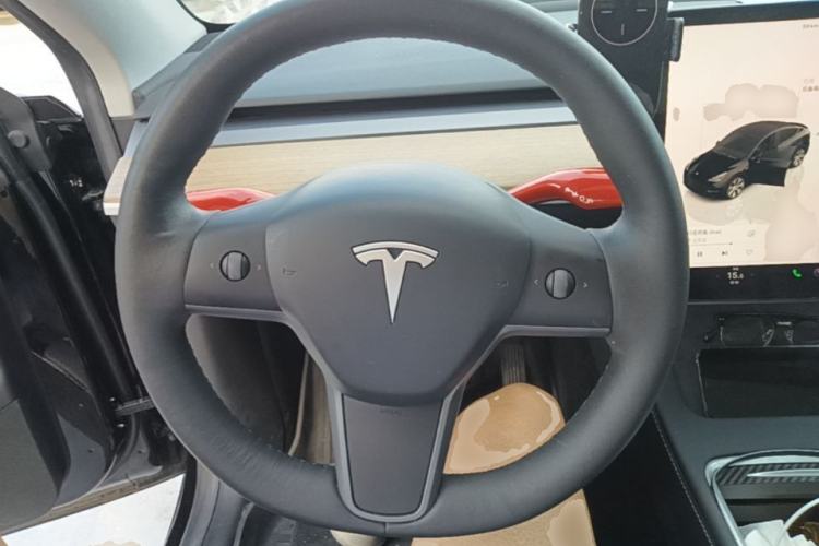 Used Tesla Model Y 2022 Rear-Wheel-Drive Version Steering Wheel