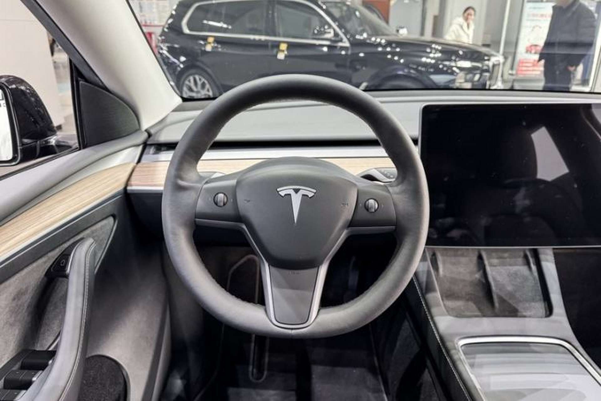 Used Tesla Model Y 2022 Long-Range All-Wheel-Drive Version Steering Wheel