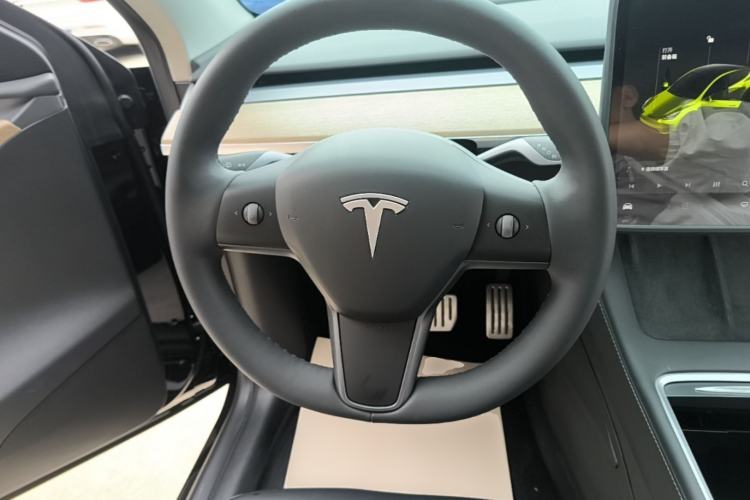 Used Tesla Model Y 2022 Rear-Wheel-Drive Version Steering Wheel
