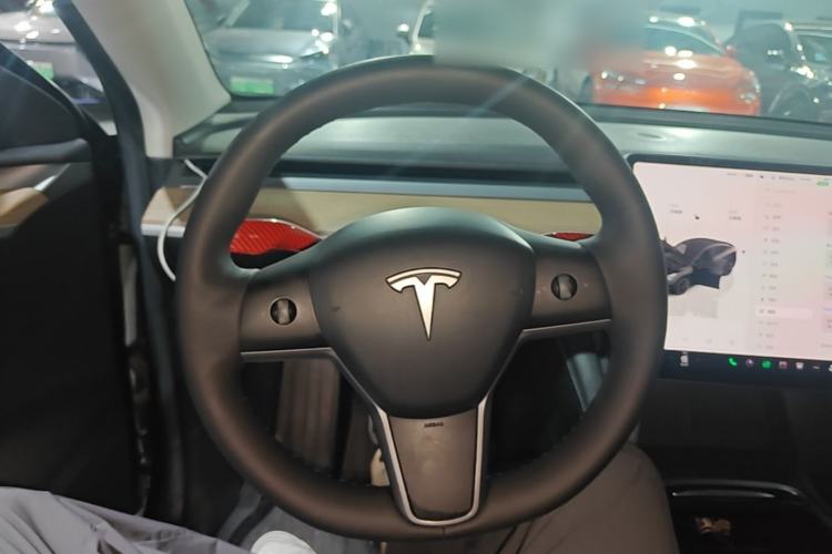 Used Tesla Model Y 2022 Long-Range All-Wheel-Drive Version Steering Wheel