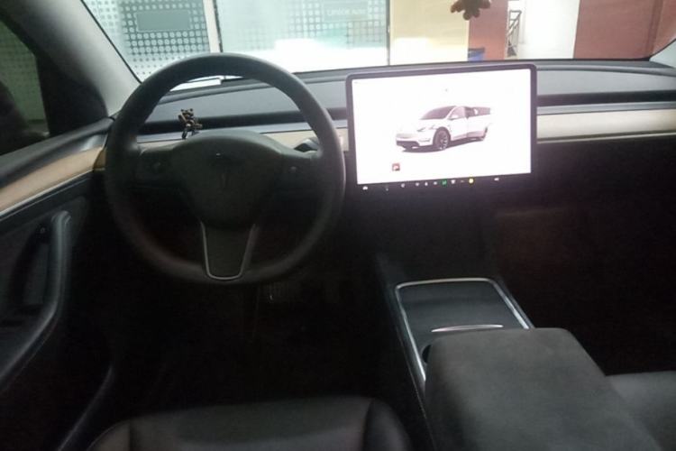 Used Tesla Model Y 2022 Rear-Wheel-Drive Version Steering Wheel