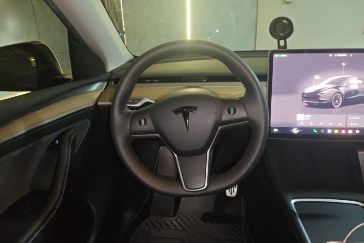 Used Tesla Model Y 2022 Rear-Wheel-Drive Version Steering Wheel