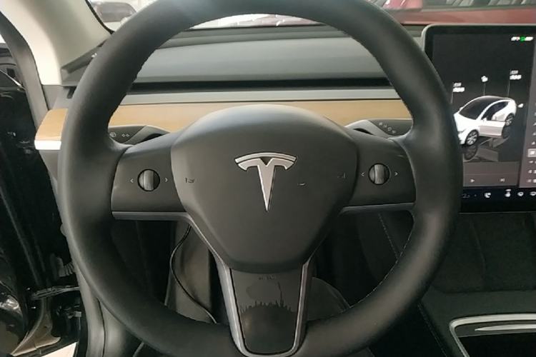 Used Tesla Model Y 2022 Rear-Wheel-Drive Version Steering Wheel