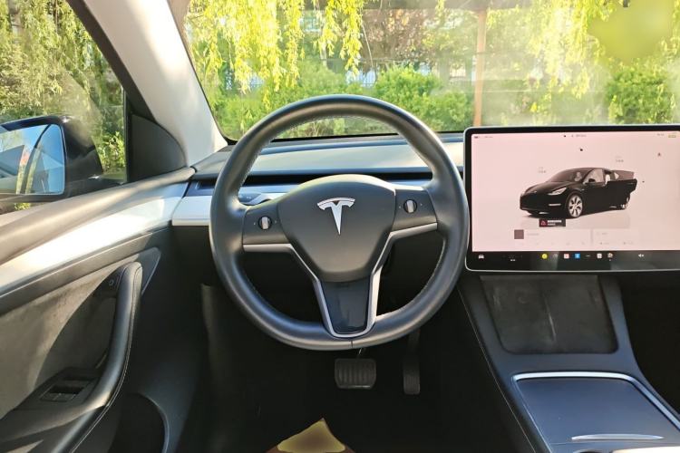 Used Tesla Model Y 2022 Rear-Wheel-Drive Version Steering Wheel
