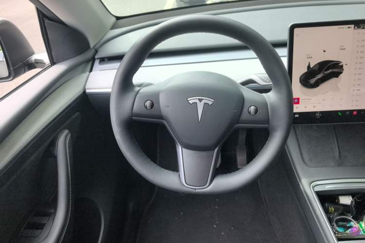 Used Tesla Model Y 2022 Revised Version Rear-Wheel Drive Steering Wheel