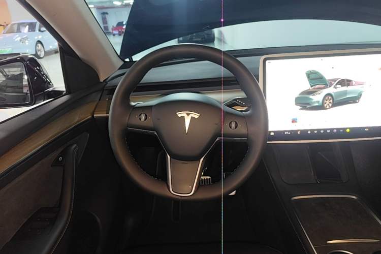 Used Tesla Model Y 2022 Rear-Wheel-Drive Version Steering Wheel