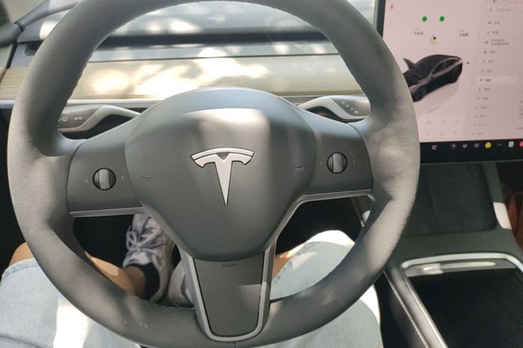 Used Tesla Model Y 2022 Rear-Wheel-Drive Version Steering Wheel