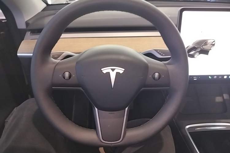 Used Tesla Model Y 2022 Revised Version Rear-Wheel Drive Steering Wheel