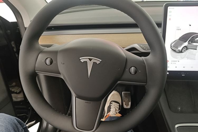 Used Tesla Model Y 2022 Rear-Wheel-Drive Version Steering Wheel