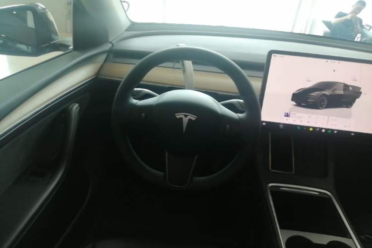 Used Tesla Model Y 2022 Rear-Wheel-Drive Version Steering Wheel