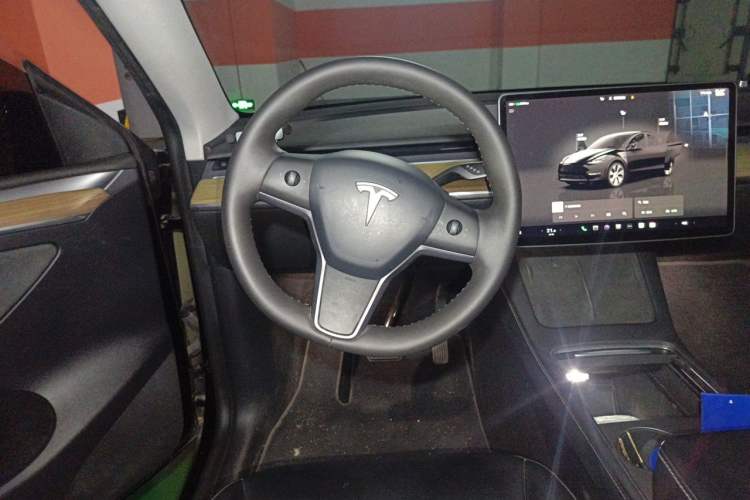Used Tesla Model Y 2022 Revised Version Rear-Wheel Drive Steering Wheel