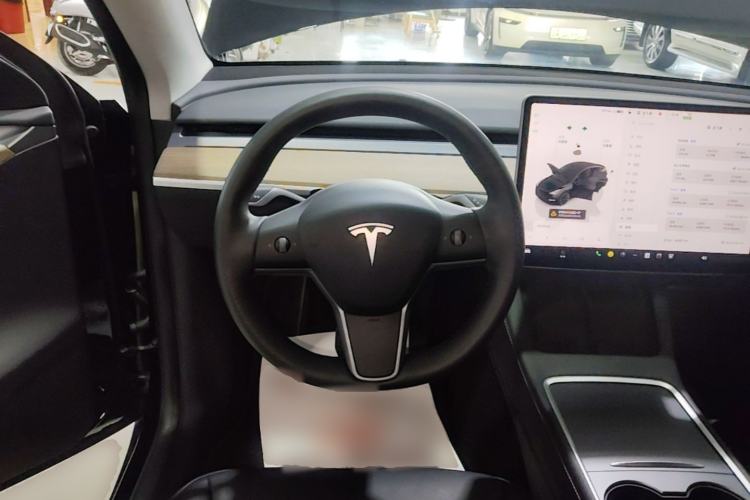 Used Tesla Model Y 2022 Long-Range All-Wheel-Drive Version Steering Wheel