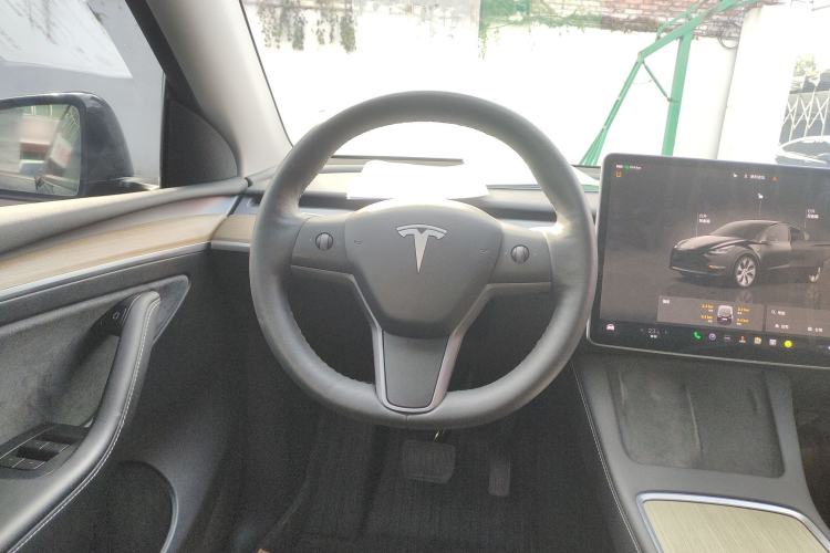 Used Tesla Model Y 2022 Rear-Wheel-Drive Version Steering Wheel