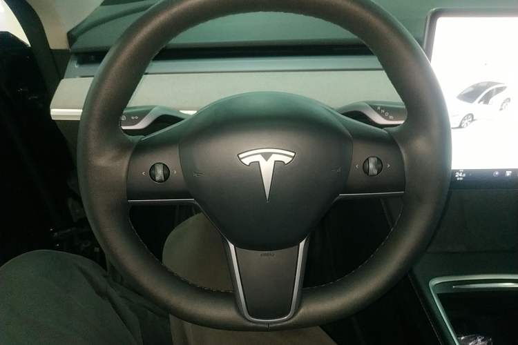 Used Tesla Model Y 2022 Revised Version Rear-Wheel Drive Steering Wheel