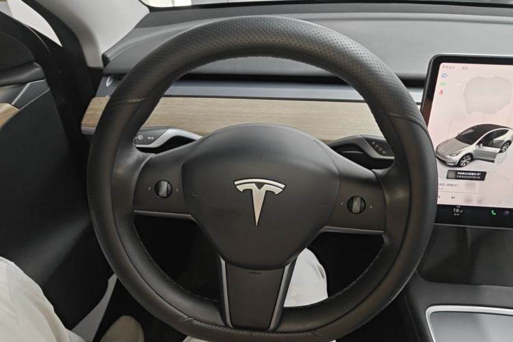 Used Tesla Model Y 2022 Rear-Wheel-Drive Version Steering Wheel