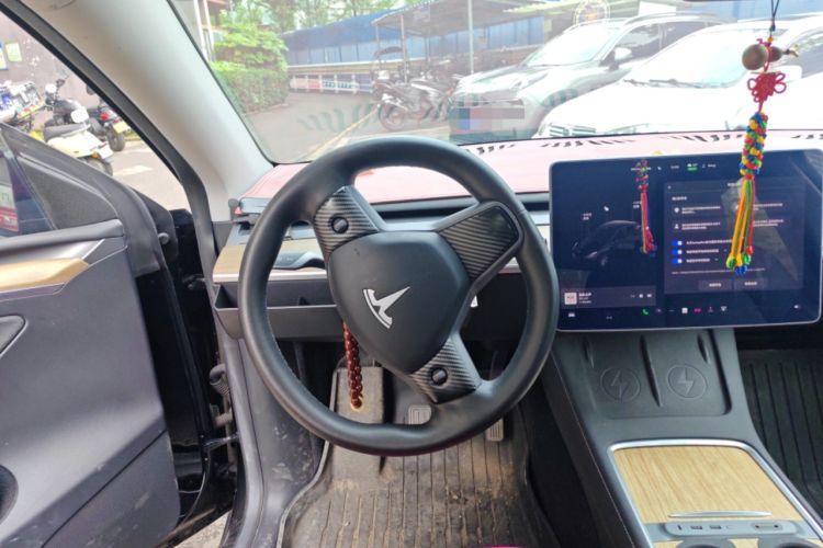 Used Tesla Model Y 2022 Revised Version Rear-Wheel Drive Steering Wheel