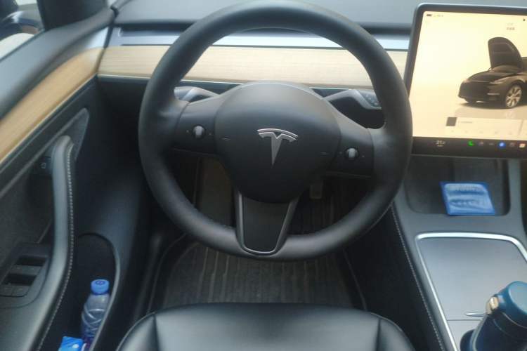 Used Tesla Model Y 2022 Revised Version Rear-Wheel Drive Steering Wheel