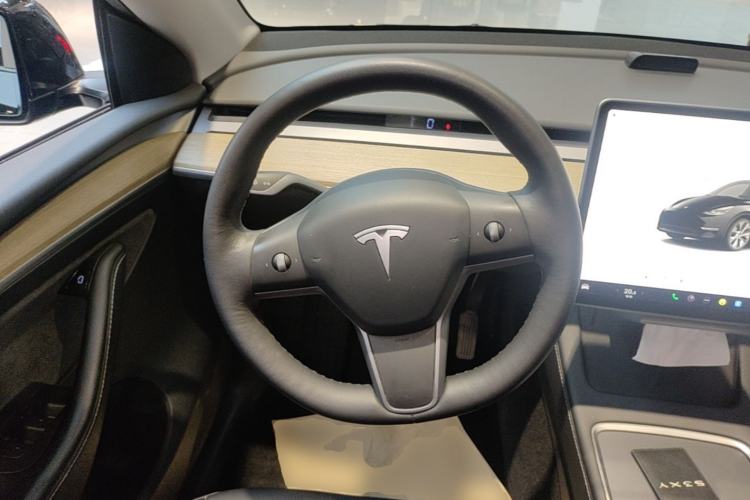 Used Tesla Model Y 2022 Rear-Wheel-Drive Version Steering Wheel