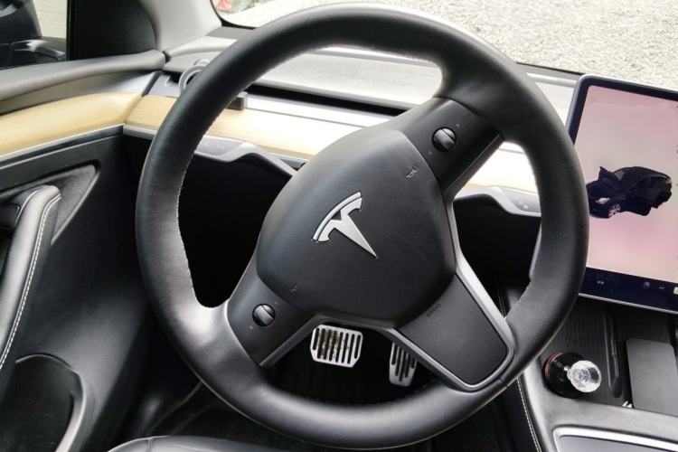 Used Tesla Model Y 2022 Revised Version Long-Range All-Wheel Drive Steering Wheel