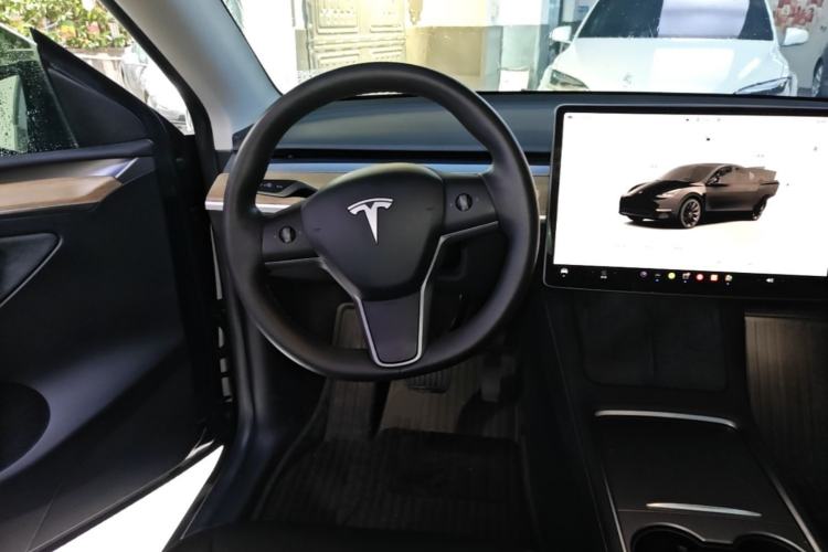 Used Tesla Model Y 2022 Rear-Wheel-Drive Version Steering Wheel
