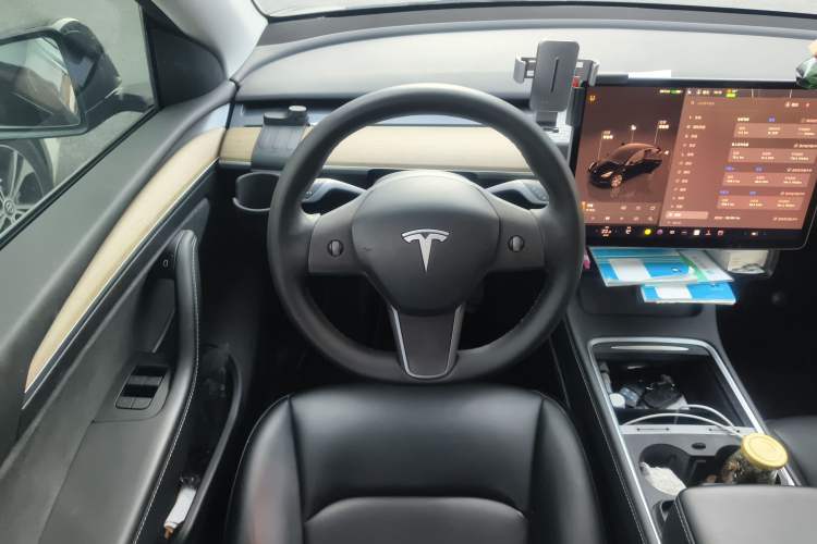 Used Tesla Model Y 2022 Rear-Wheel-Drive Version Steering Wheel