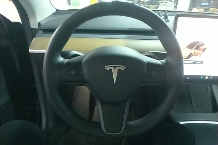 Used Tesla Model Y 2022 Rear-Wheel-Drive Version Steering Wheel