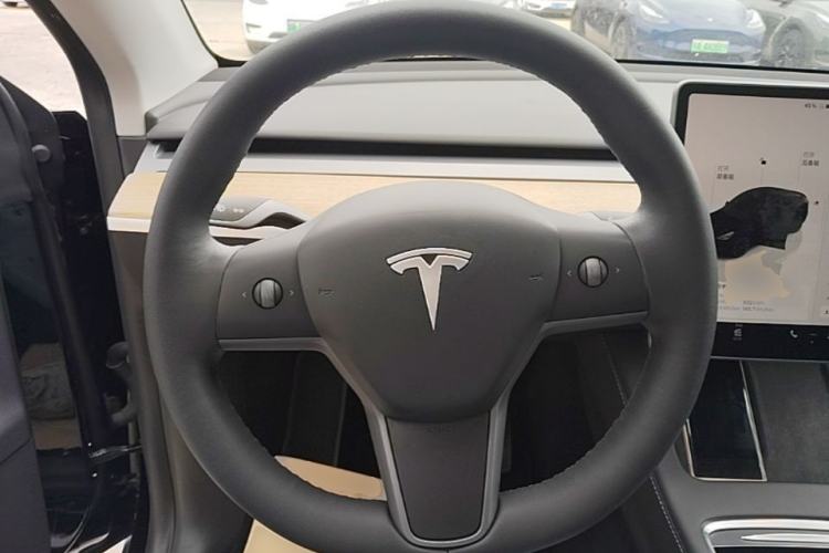 Used Tesla Model Y 2022 Rear-Wheel-Drive Version Steering Wheel