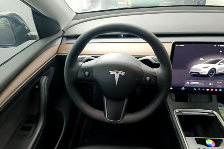 Used Tesla Model Y 2022 Revised Version Rear-Wheel Drive Steering Wheel