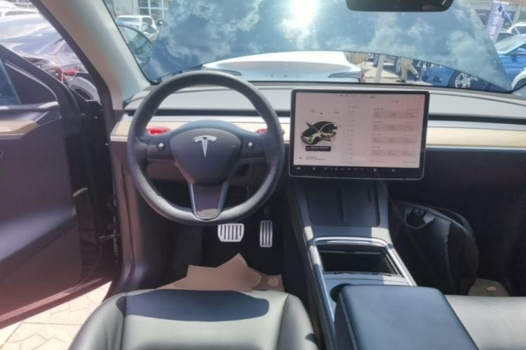 Used Tesla Model Y 2022 Performance High-Performance All-Wheel-Drive Version Steering Wheel