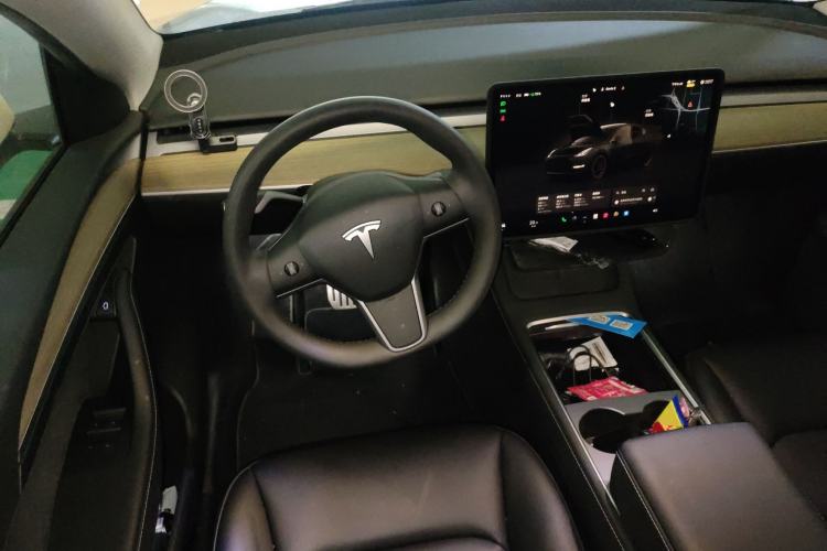 Used Tesla Model Y 2022 Performance High-Performance All-Wheel-Drive Version Steering Wheel