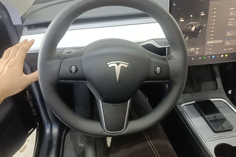 Used Tesla Model Y 2022 Rear-Wheel-Drive Version Steering Wheel